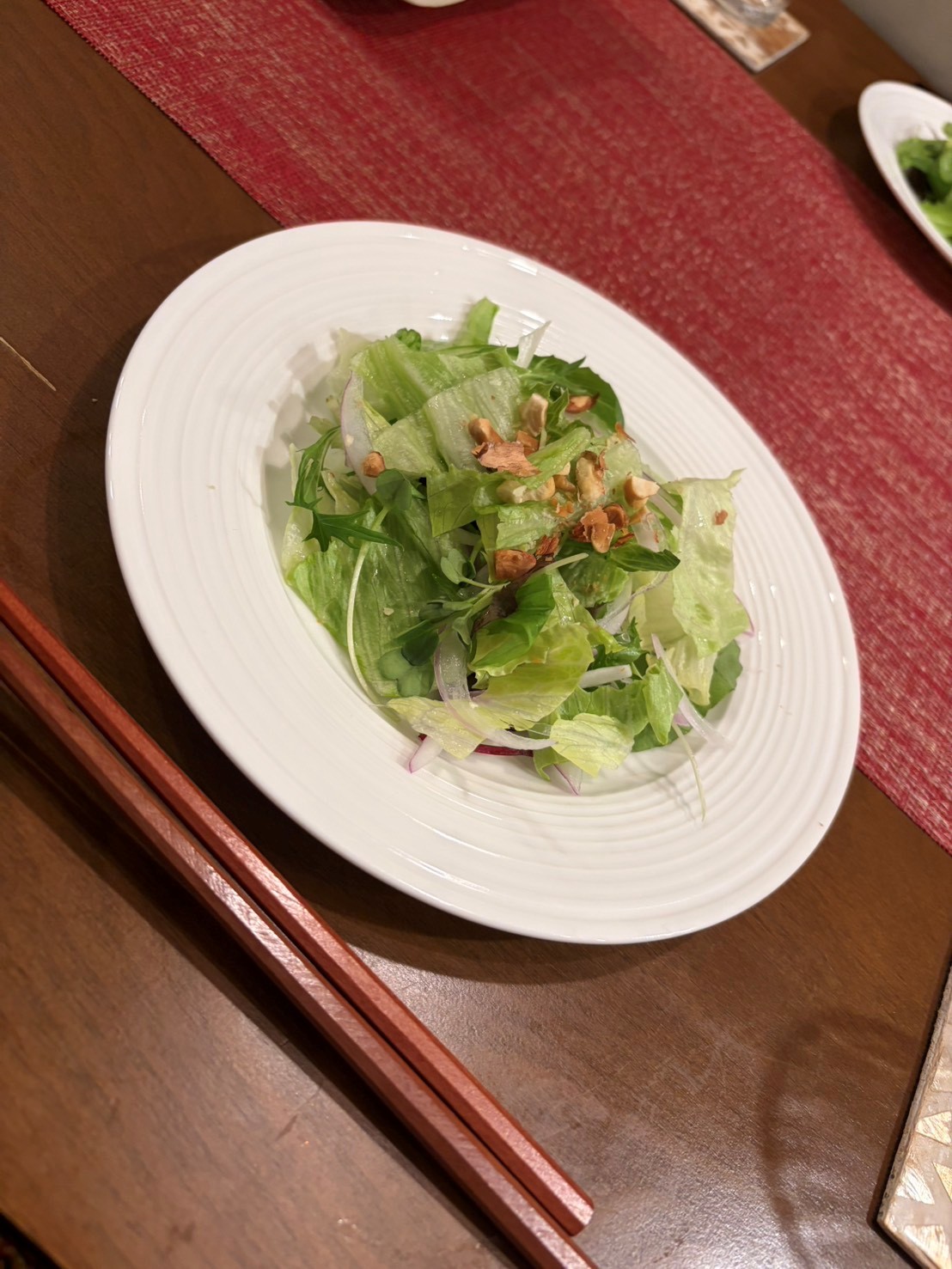 HQMサラダon ナッツ